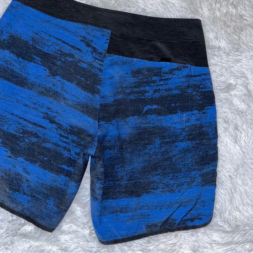 TAVIK Modern Beach Culture Men’s Blue Black Swim Board Shorts 30